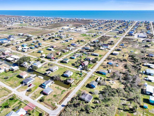 1049 N Sage Road, Crystal Beach, TX 77650
