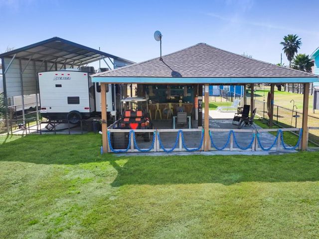 1049 N Sage Road, Crystal Beach, TX 77650