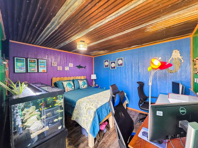 1049 N Sage Road, Crystal Beach, TX 77650