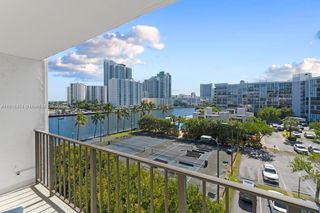 1000 Parkview Dr 518, Hallandale Beach, FL 33009