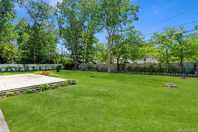 26 Halfcircle Drive, Holbrook, NY 11741