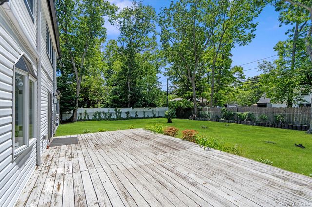 26 Halfcircle Drive, Holbrook, NY 11741