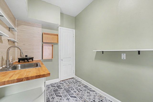710 Wheaton Avenue, Kalamazoo City, MI 49008