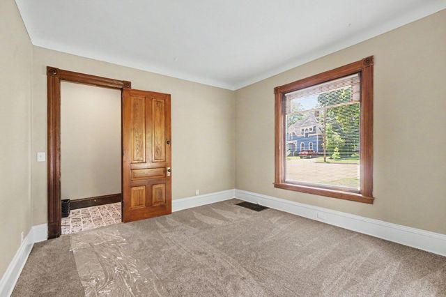710 Wheaton Avenue, Kalamazoo City, MI 49008