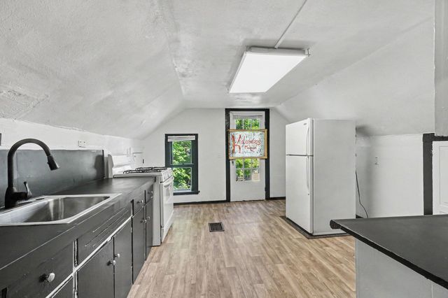710 Wheaton Avenue, Kalamazoo City, MI 49008