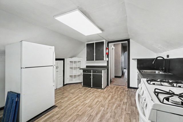 710 Wheaton Avenue, Kalamazoo City, MI 49008