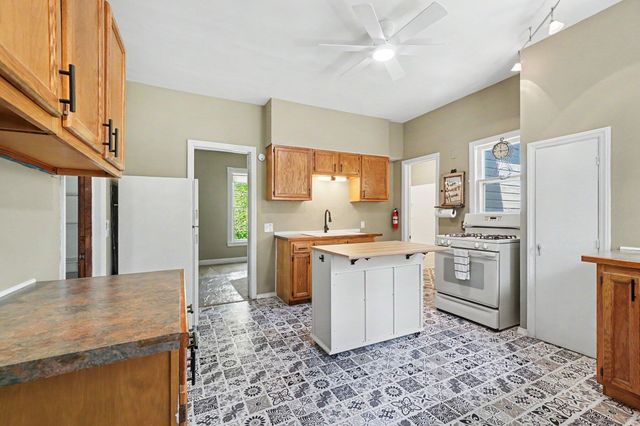 710 Wheaton Avenue, Kalamazoo City, MI 49008