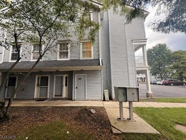 151 Prestwick Way, Edison Twp., NJ 08820