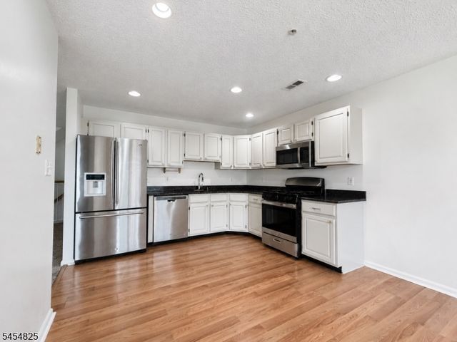 151 Prestwick Way, Edison Twp., NJ 08820