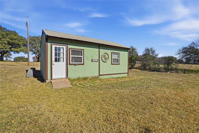 215 Younger Ranch Road, Azle, TX 76020