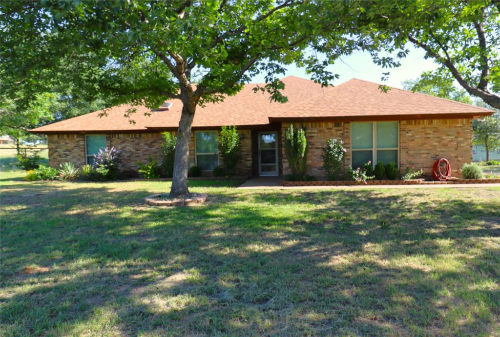 215 Younger Ranch Road, Azle, TX 76020
