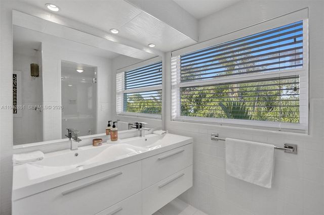 286 Bal Bay Dr 3A, Bal Harbour, FL 33154