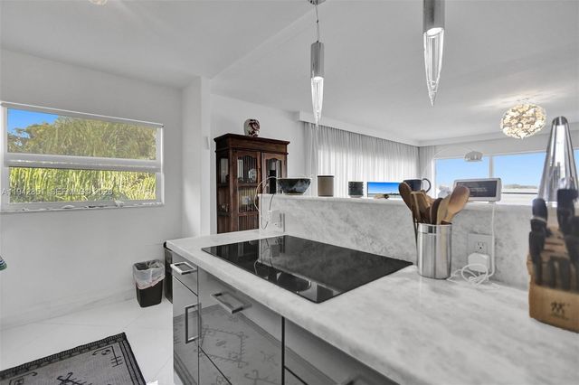 286 Bal Bay Dr 3A, Bal Harbour, FL 33154