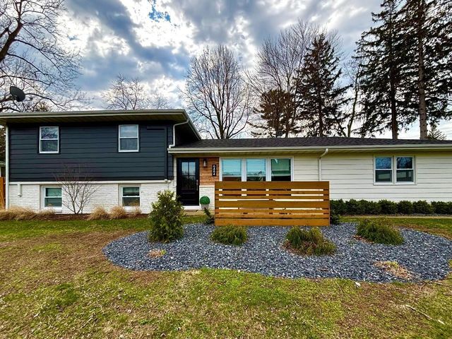 6484 Sawyer Road, Sawyer, MI 49125