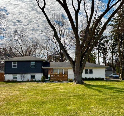 6484 Sawyer Road, Sawyer, MI 49125