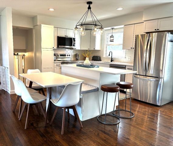 6484 Sawyer Road, Sawyer, MI 49125