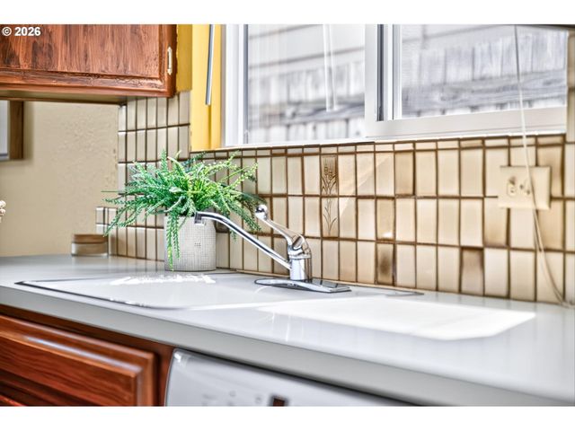 16760 Sw 124TH Ave, King City, OR 97224