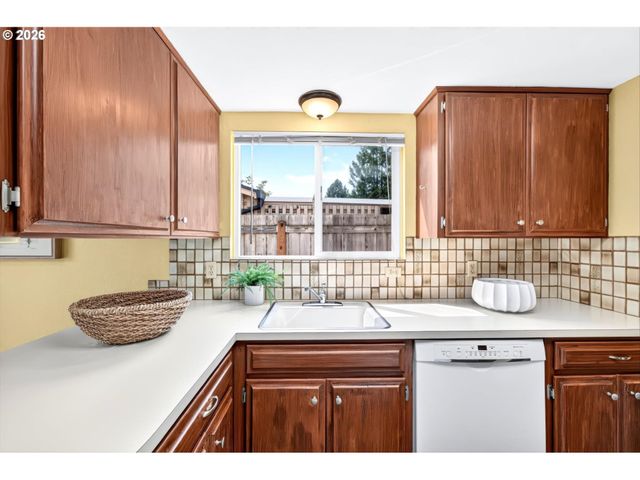 16760 Sw 124TH Ave, King City, OR 97224