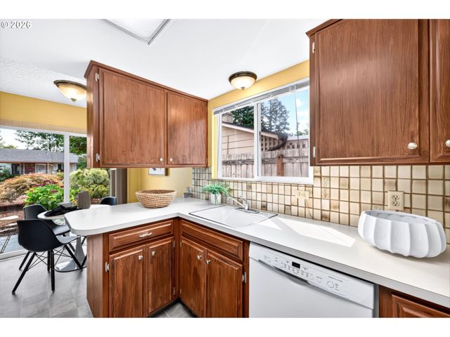 16760 Sw 124TH Ave, King City, OR 97224