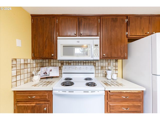 16760 Sw 124TH Ave, King City, OR 97224