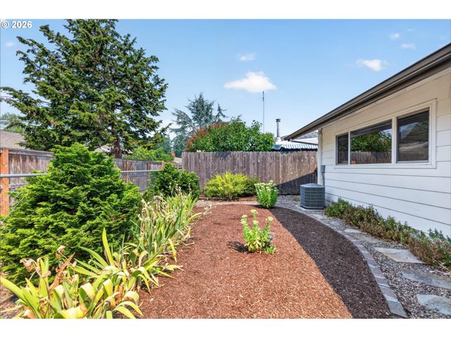 16760 Sw 124TH Ave, King City, OR 97224