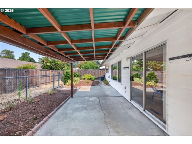16760 Sw 124TH Ave, King City, OR 97224