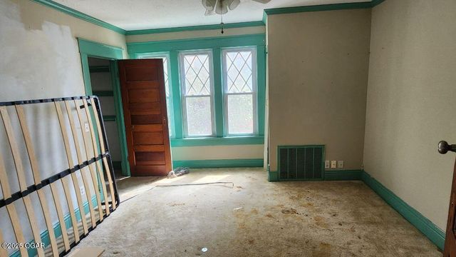 111 W Walnut Street, Columbus, KS 66725