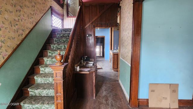 111 W Walnut Street, Columbus, KS 66725