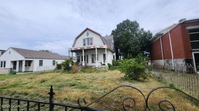 111 W Walnut Street, Columbus, KS 66725