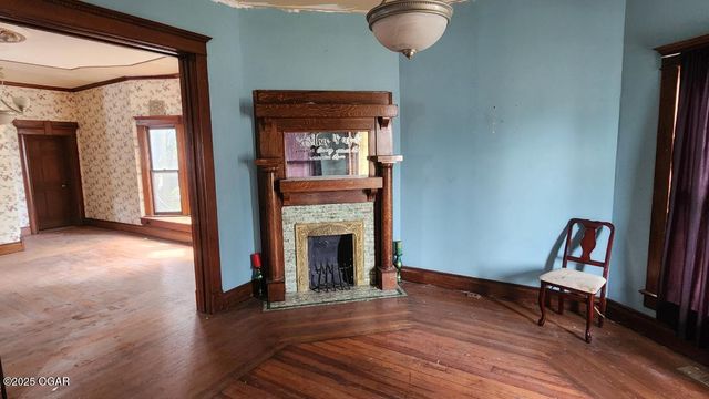 111 W Walnut Street, Columbus, KS 66725