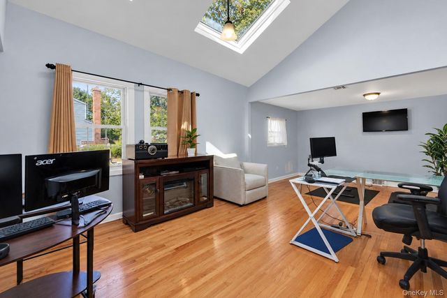 11 Palm Street, Central Islip, NY 11722