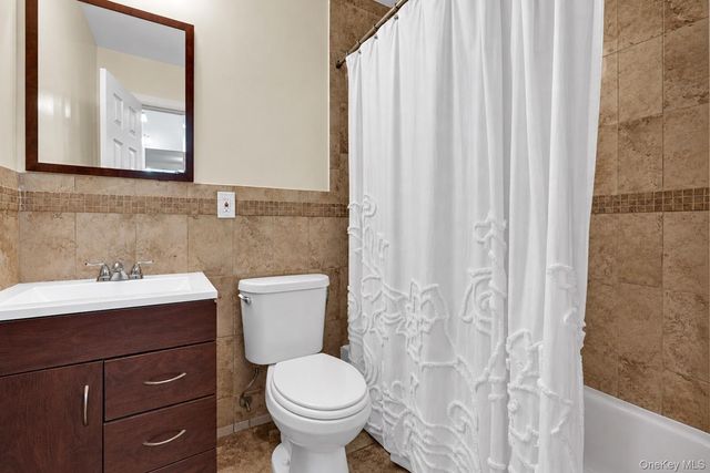 11 Palm Street, Central Islip, NY 11722