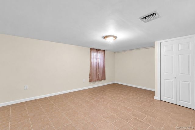11 Palm Street, Central Islip, NY 11722