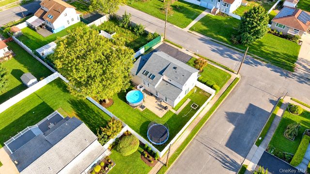11 Palm Street, Central Islip, NY 11722