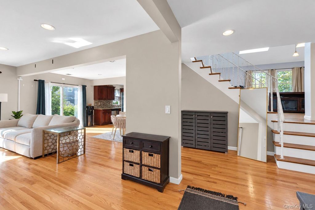 11 Palm Street, Central Islip, NY 11722 — photo 3