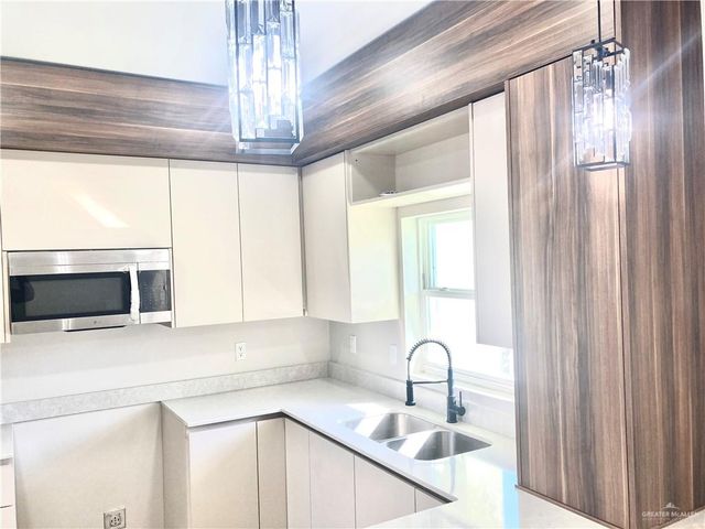 2218 Corales Street, Mission, TX 78573