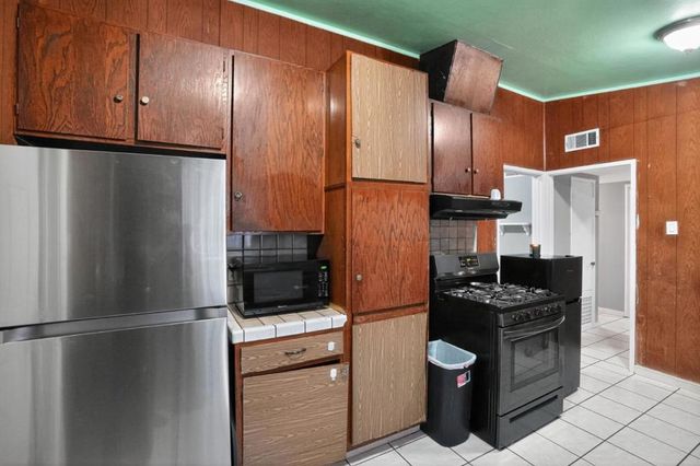 2509 Illinois Street, East Palo Alto, CA 94303