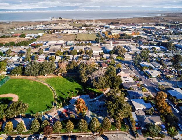 2509 Illinois Street, East Palo Alto, CA 94303