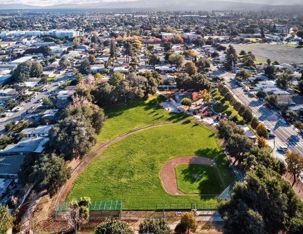 2509 Illinois Street, East Palo Alto, CA 94303