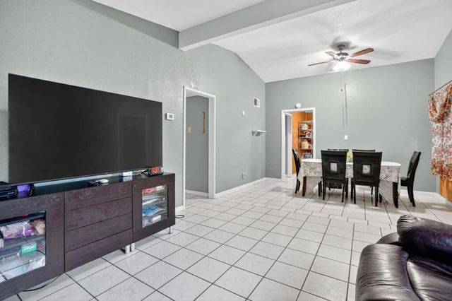 2509 Illinois Street, East Palo Alto, CA 94303