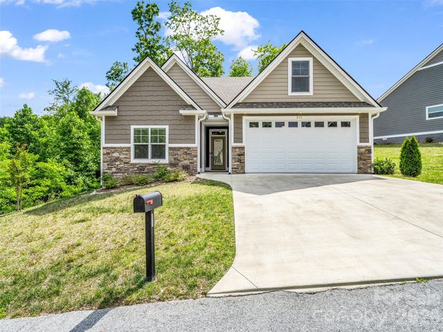 221 Millbrae Loop, Hendersonville, NC 28791