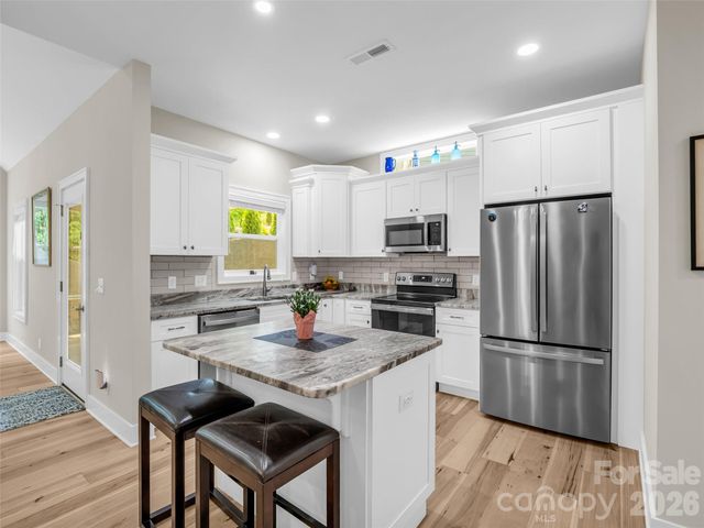 221 Millbrae Loop, Hendersonville, NC 28791
