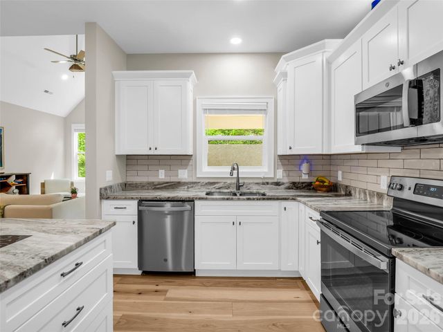221 Millbrae Loop, Hendersonville, NC 28791