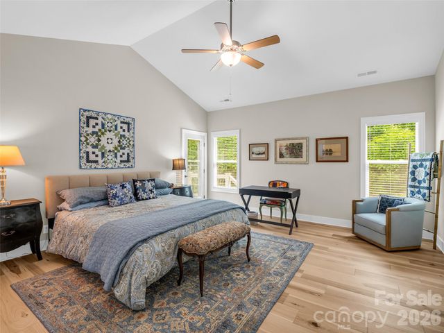 221 Millbrae Loop, Hendersonville, NC 28791