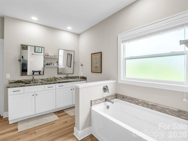221 Millbrae Loop, Hendersonville, NC 28791