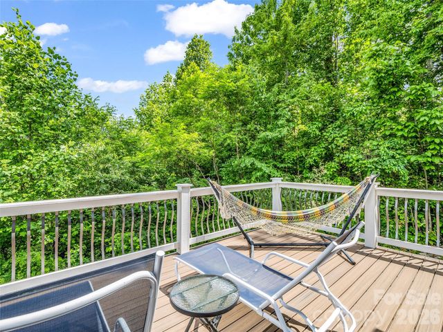 221 Millbrae Loop, Hendersonville, NC 28791