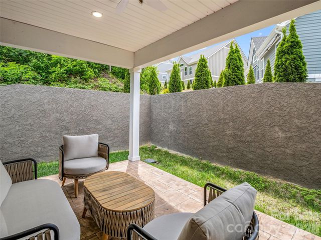 221 Millbrae Loop, Hendersonville, NC 28791