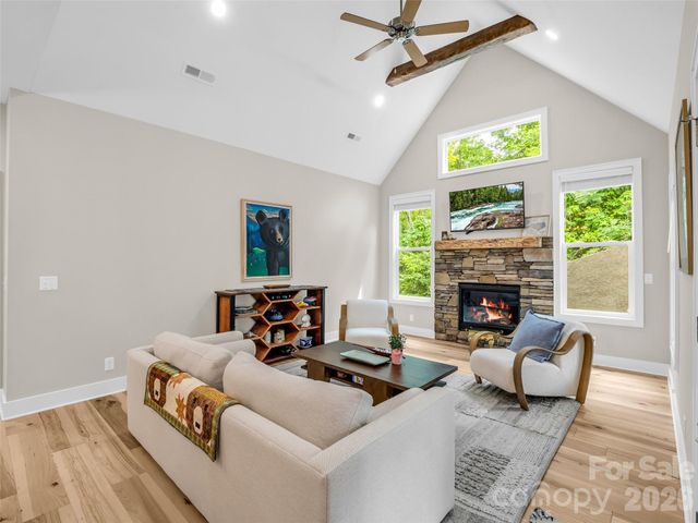 221 Millbrae Loop, Hendersonville, NC 28791