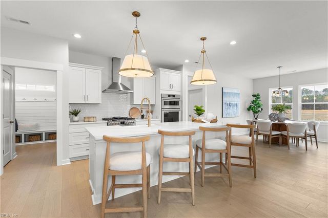 924 Intracoastal WAY, Chesapeake, VA 23322