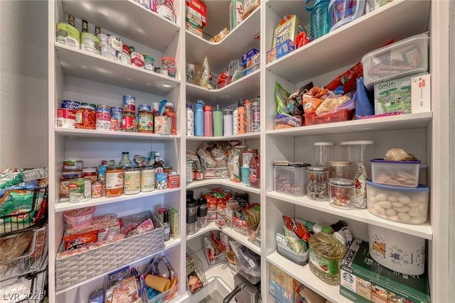 11210 Formosa Springs Court, Las Vegas, NV 89183